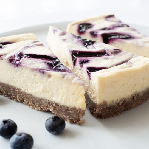 New York Cheesecake mit einem Swirl aus Blaubeeren 3 Stücke