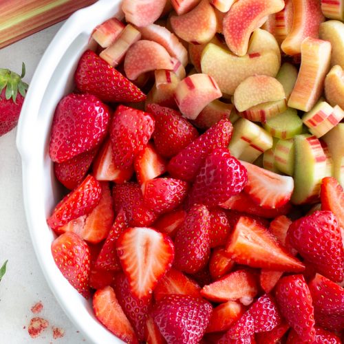 Rhabarber und Erdbeeren
